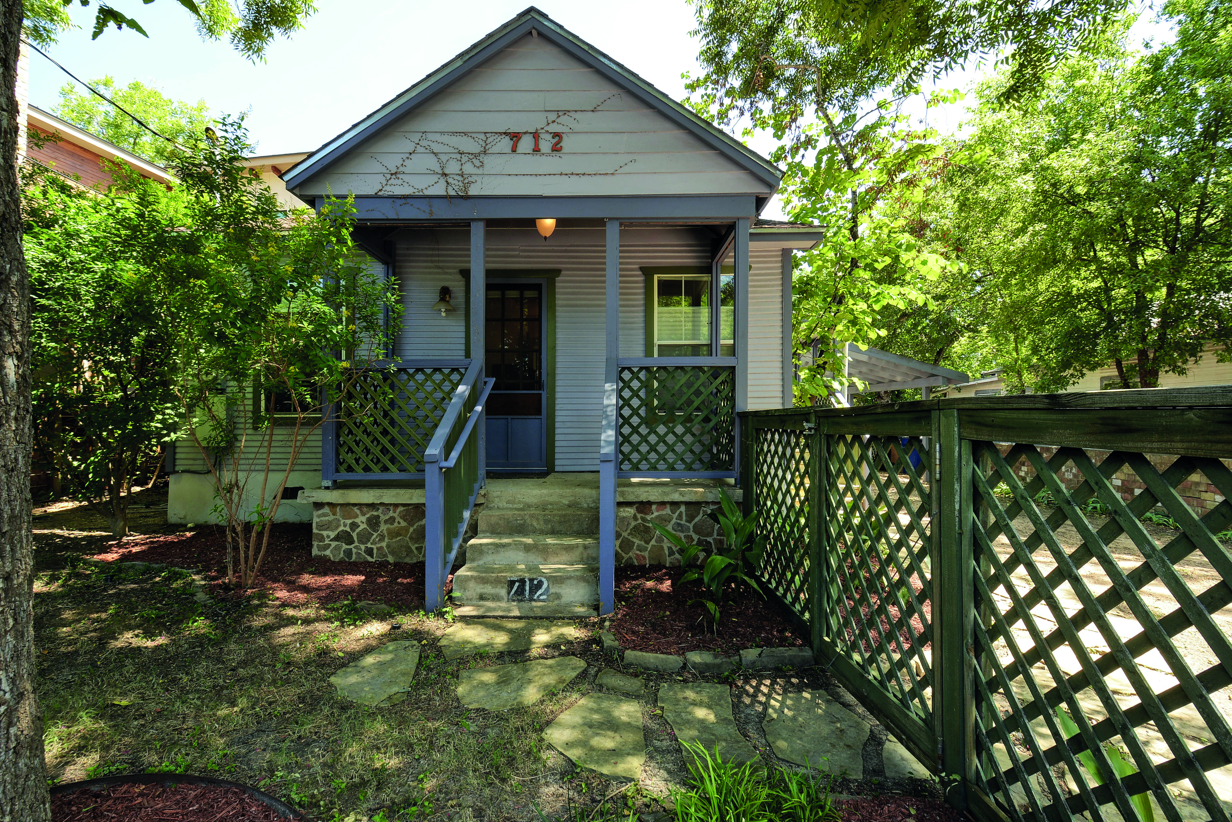 712 W Johanna St Unit A-print-004-4-Exterior Front 073-4200×2803-300dpi